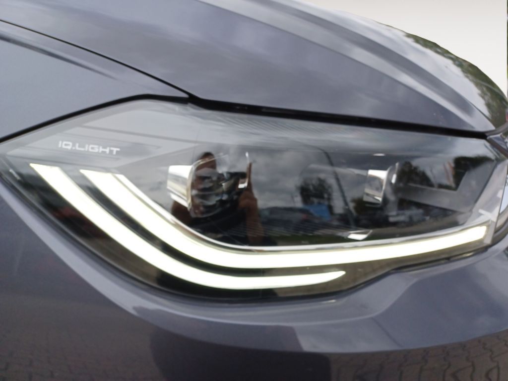 Fahrzeugabbildung Volkswagen Polo 1.0 TSI DSG R-Line ACC, Climatronic,Navi,SH
