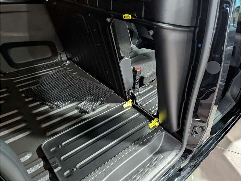 Peugeot Partner E-PARTNER M 100kW StandHZG Digitales Coc