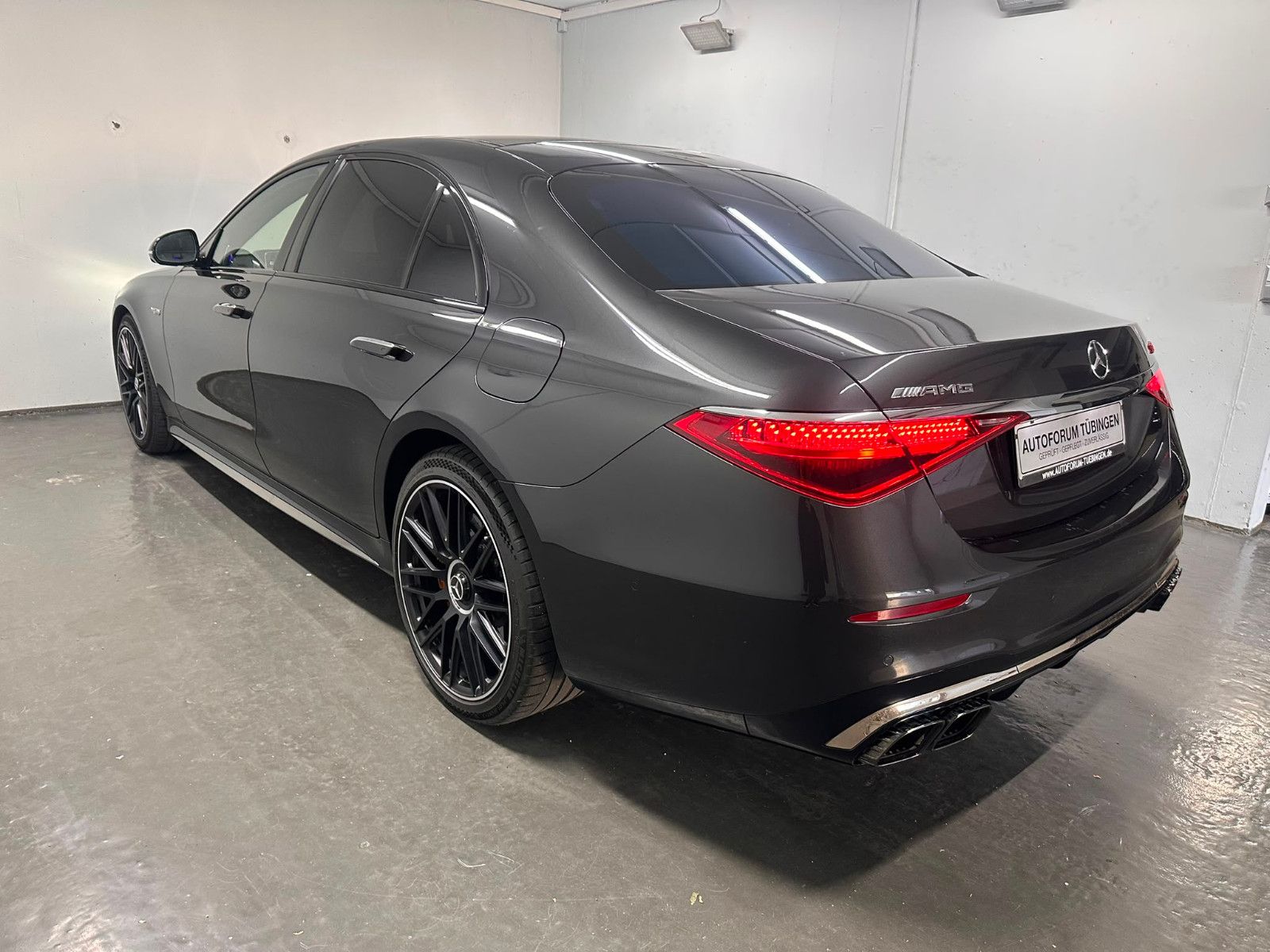 Fahrzeugabbildung Mercedes-Benz S 63 E Performance L *KERAMIK*TV*PANO*MASSAGE*