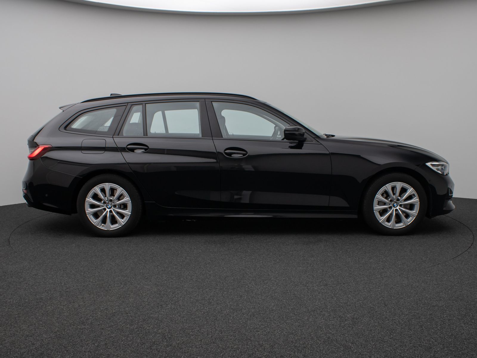 Fahrzeugabbildung BMW 330e Kamera DAB CockPitPr DrivAssis Alarm Sport