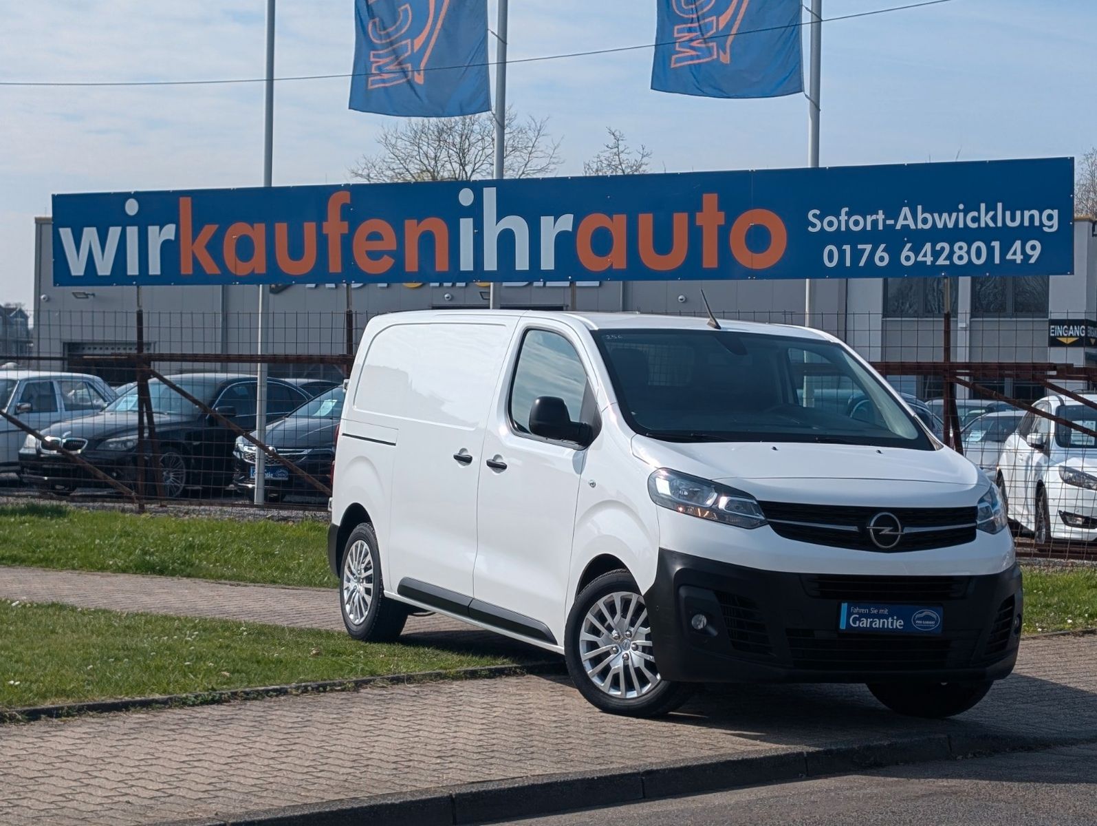 Opel Vivaro - 1