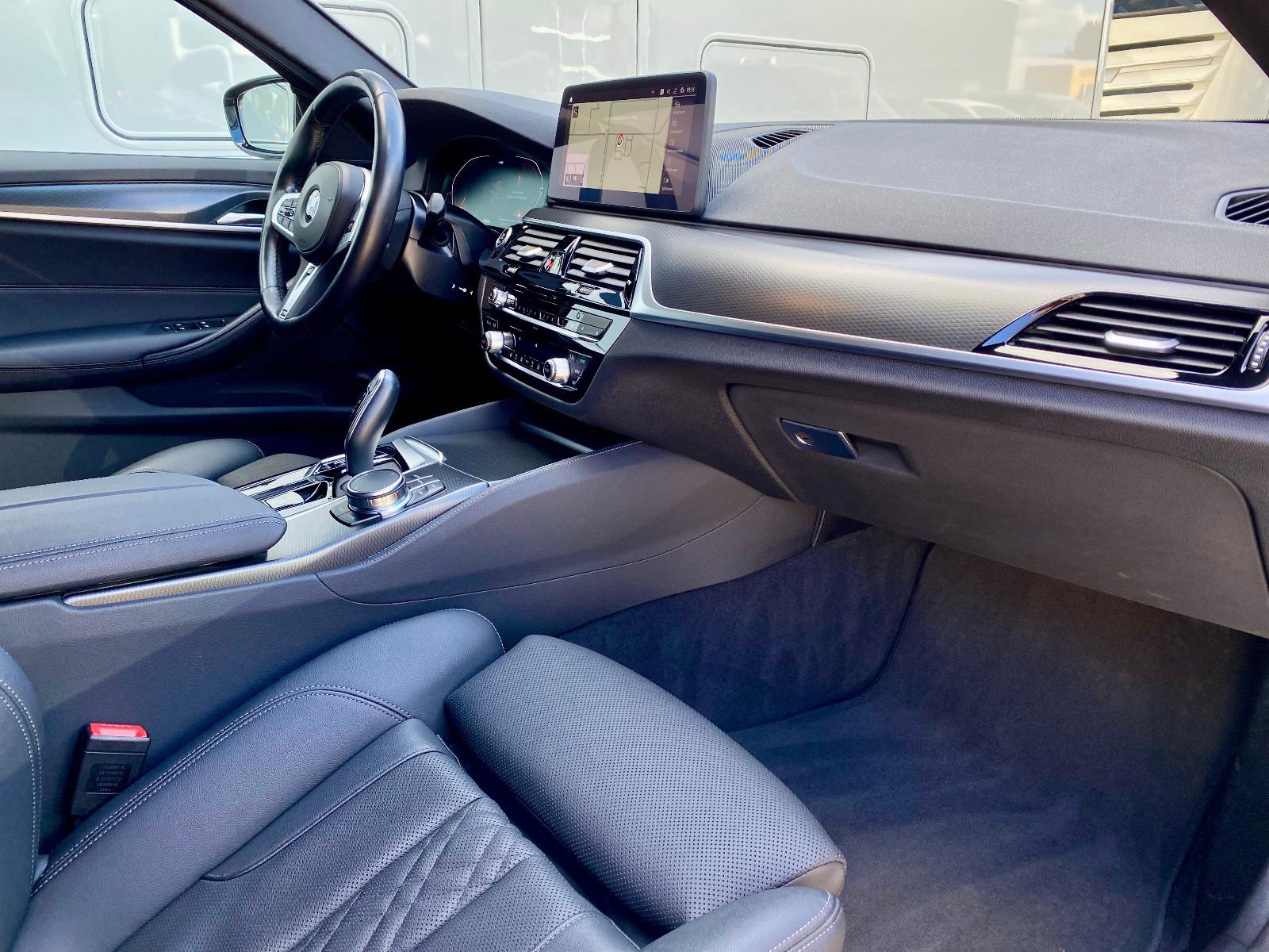 BMW 520 d xDrive M Sport Touring Standheizung AHK
