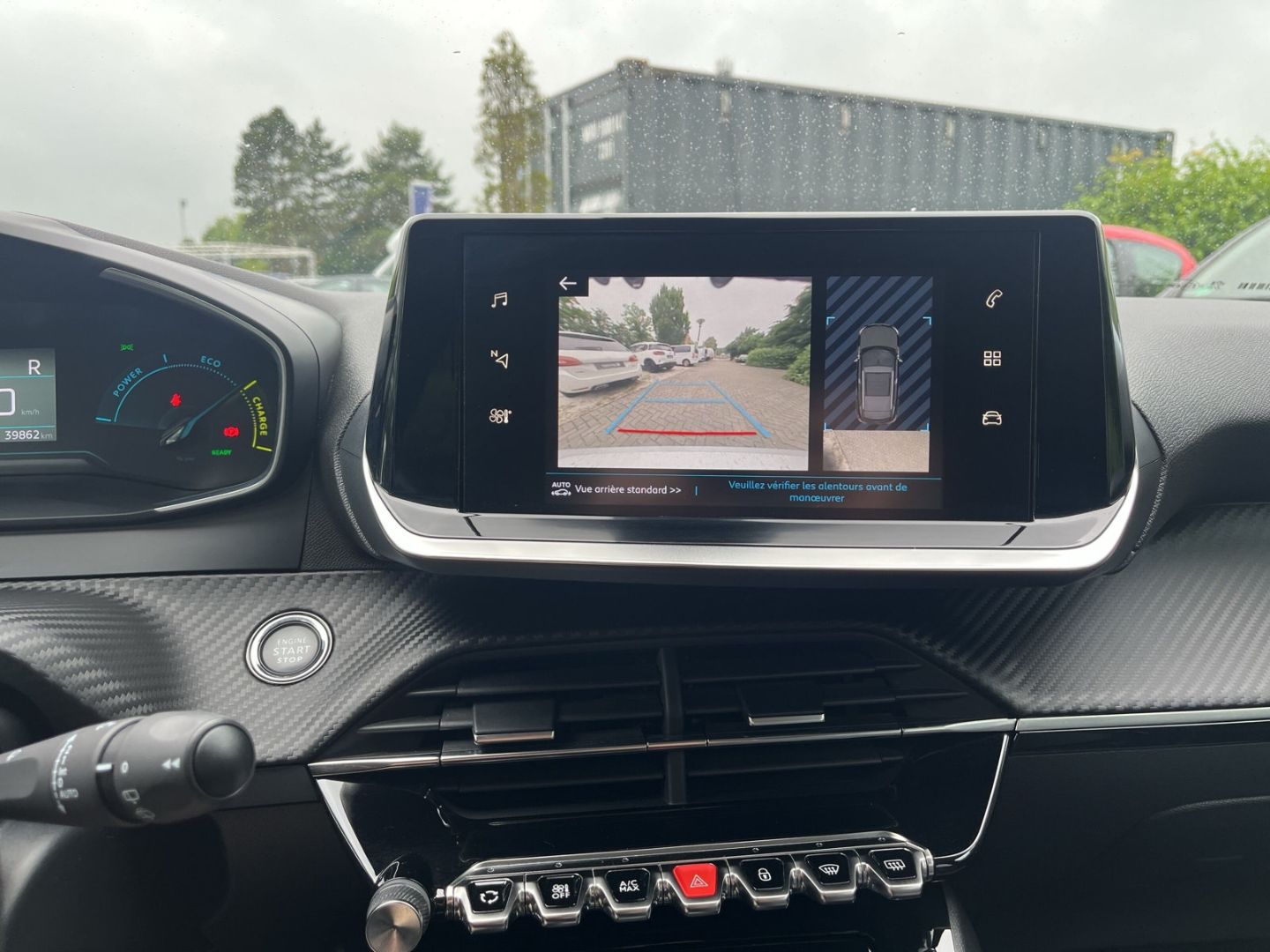 Fahrzeugabbildung Peugeot 2008 Allure Elektro 136 Navi CarPlay Rückfahr.