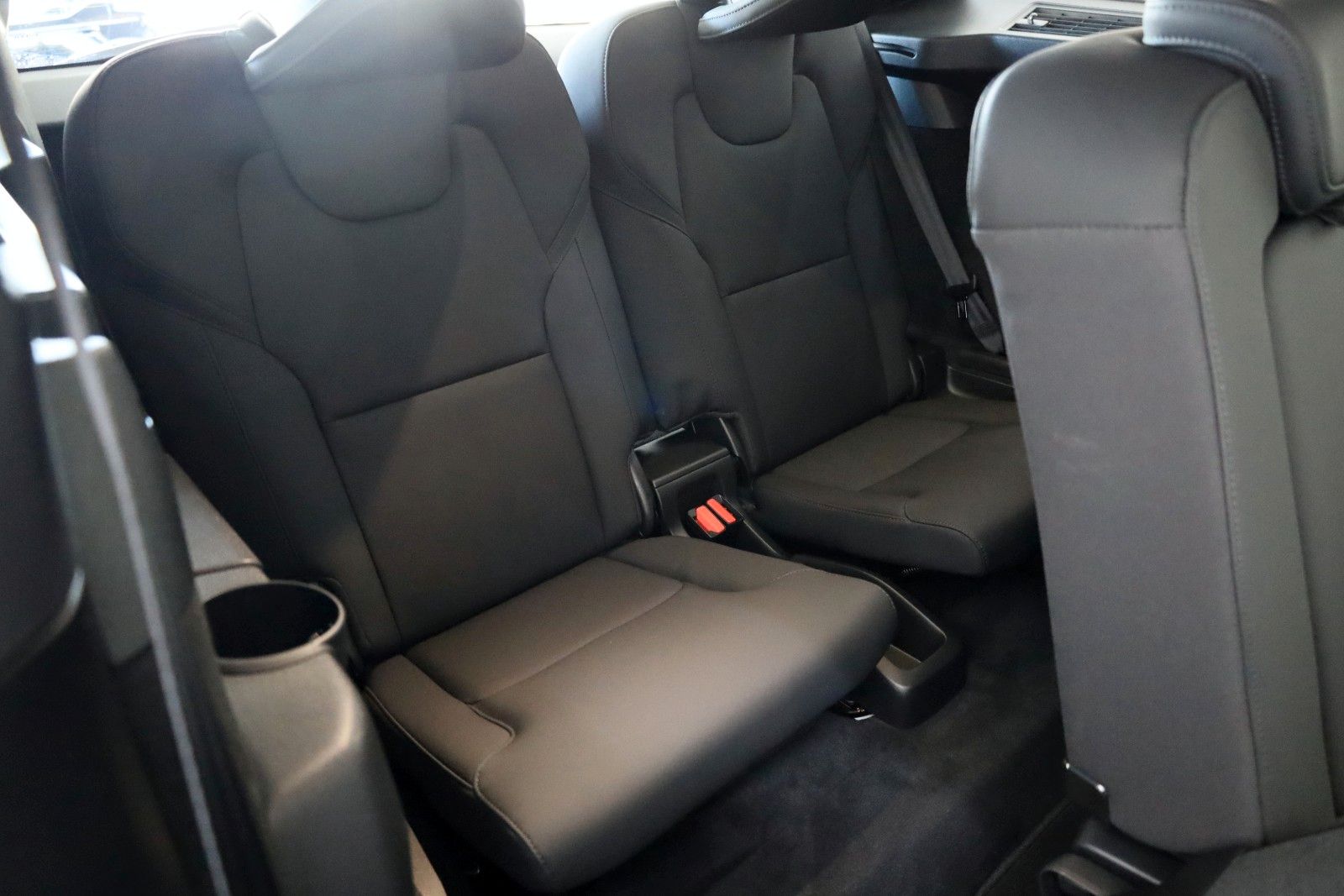 Fahrzeugabbildung Volvo XC90 Plus Bright AWD,7Sitz,4xSH,360°,HUD,ACC,AHK