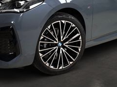 Fahrzeugabbildung BMW 218i Active Tourer--Pano/DrivingProf/eSitze/19LM