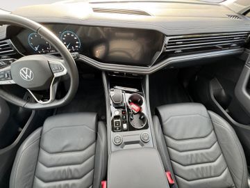 Volkswagen Touareg - 12