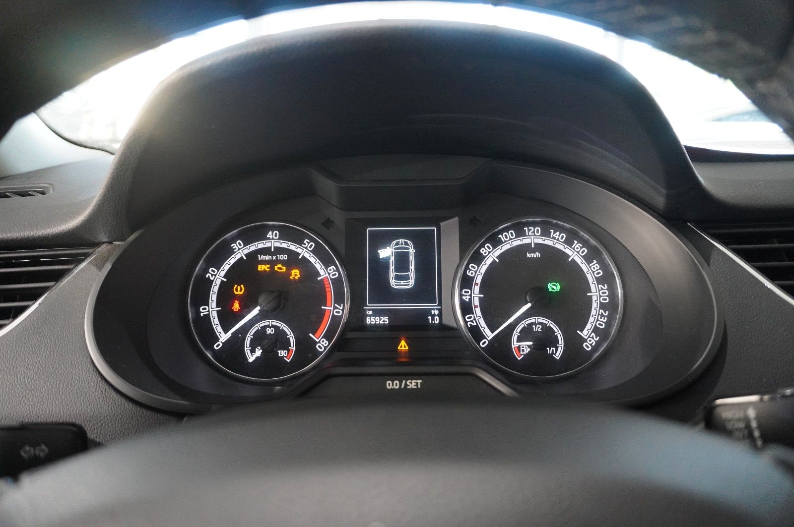 Fahrzeugabbildung SKODA Octavia Combi 1.5 TSI AMBITION 7-DSG LED/SHZ/AHK