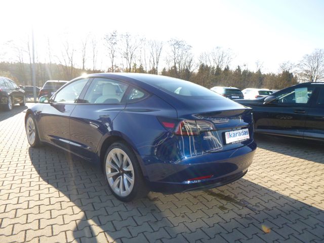 Fahrzeugabbildung Tesla Model 3 Standard RWD >Wärmep/Autopilot/Glasdach<