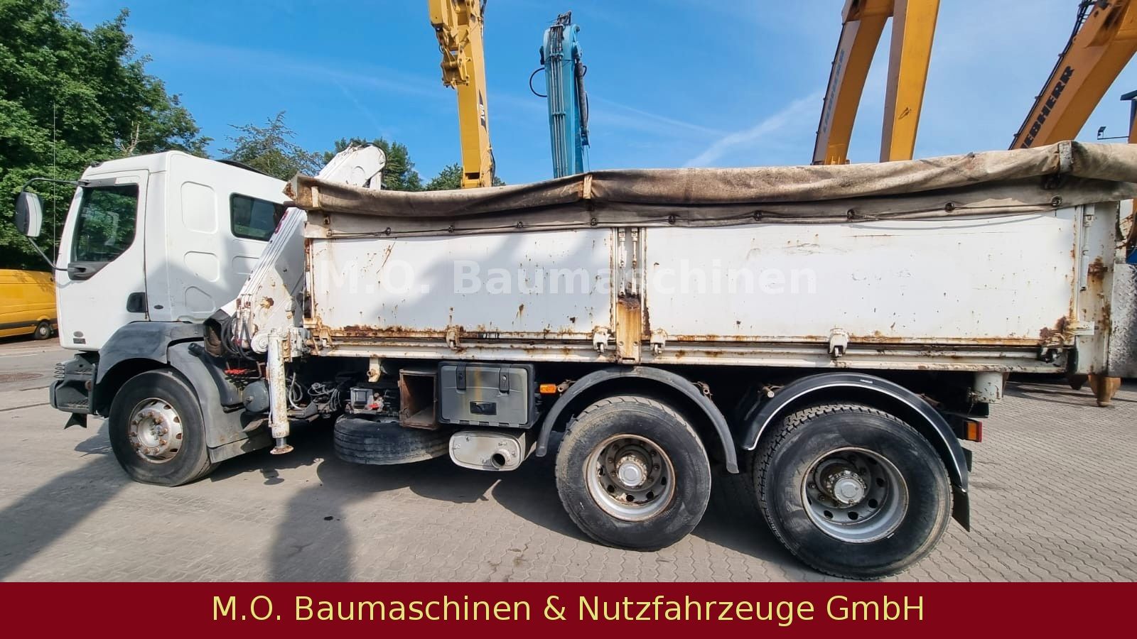 Fahrzeugabbildung Renault Kerax 370.26 / 6x4 /3.SeitenKipper /Fassi F130A
