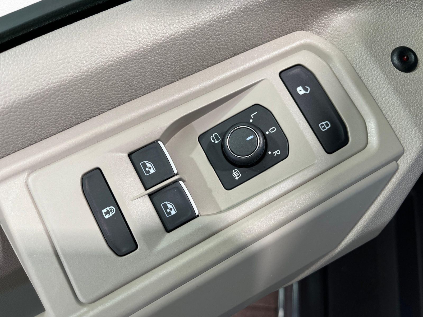 Volkswagen T7 Multivan - Bild 12