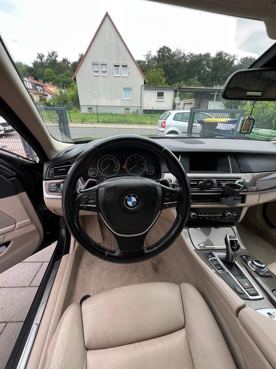 BMW 530 Facelift | 01/2014 | DKG | Schwarz |