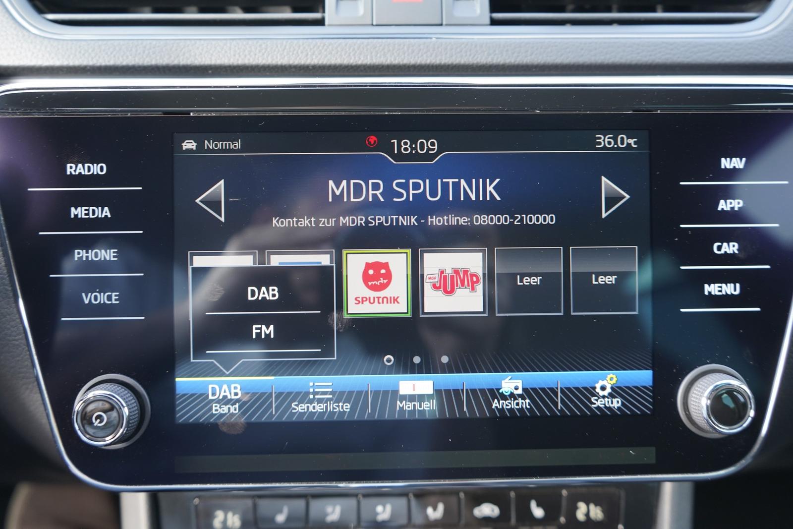 Skoda Superb Combi 2.0TSI Sportline DSG LED Panorama