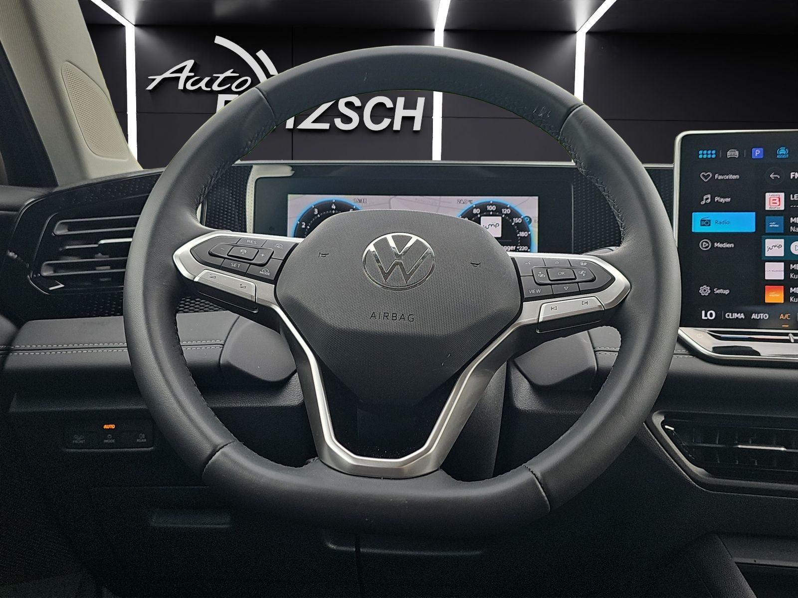 Fahrzeugabbildung Volkswagen Tiguan Life eTSI DSG LED+ ACC AHK SH AID LRHzg R