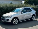 Mercedes-Benz Mercedes Ml 320  frischer TÜV, 20 Zoll Alu... - Mercedes-Benz ML 320 in Duisburg