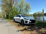 Kia Pro Ceed GT mit Software Update - : mit Navigationssystem, Update