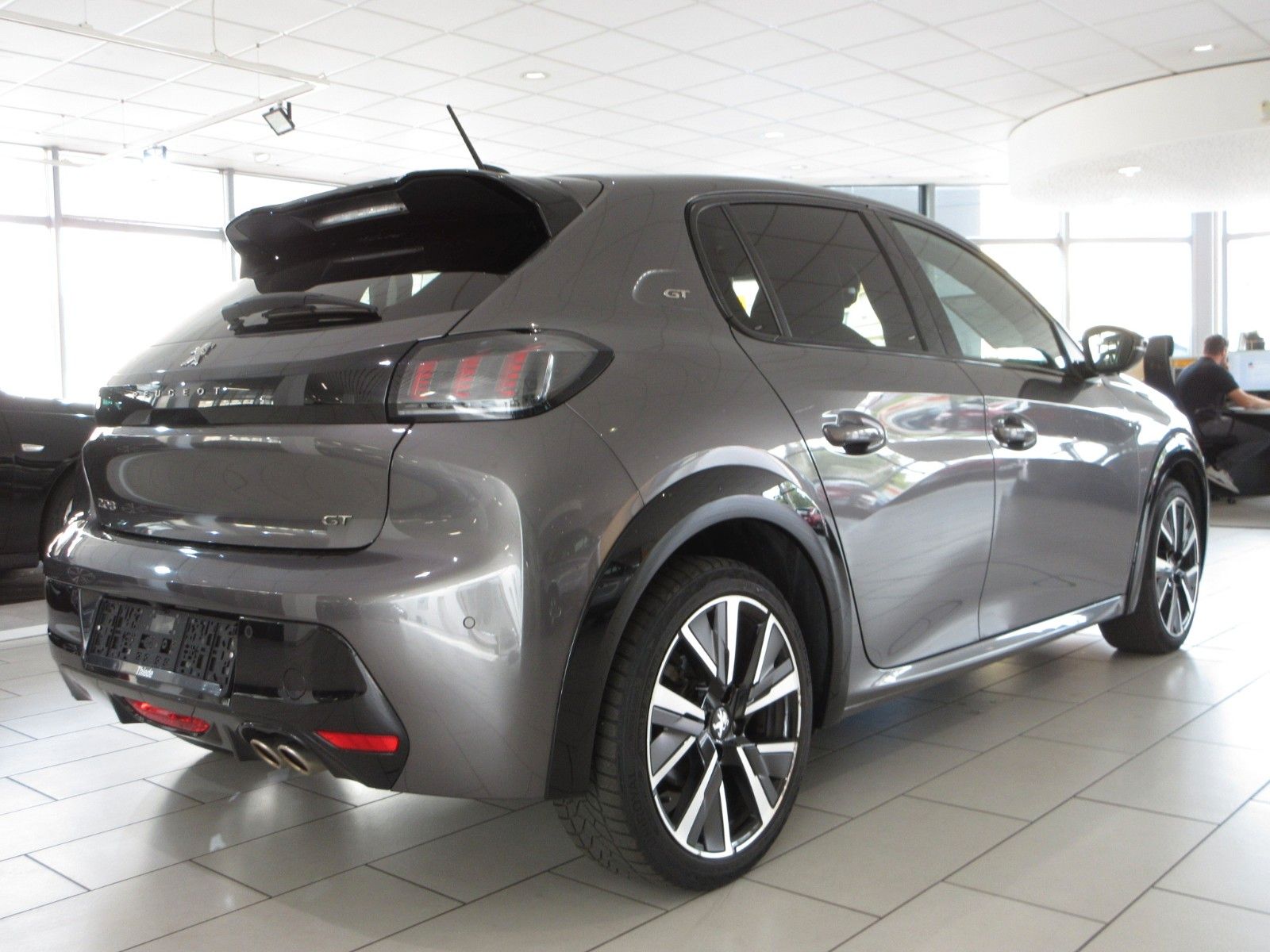 Fahrzeugabbildung Peugeot 208 1.2T GT  LED/NAVI/SHZ/PANO/HEAD/CAM/PDC/17"