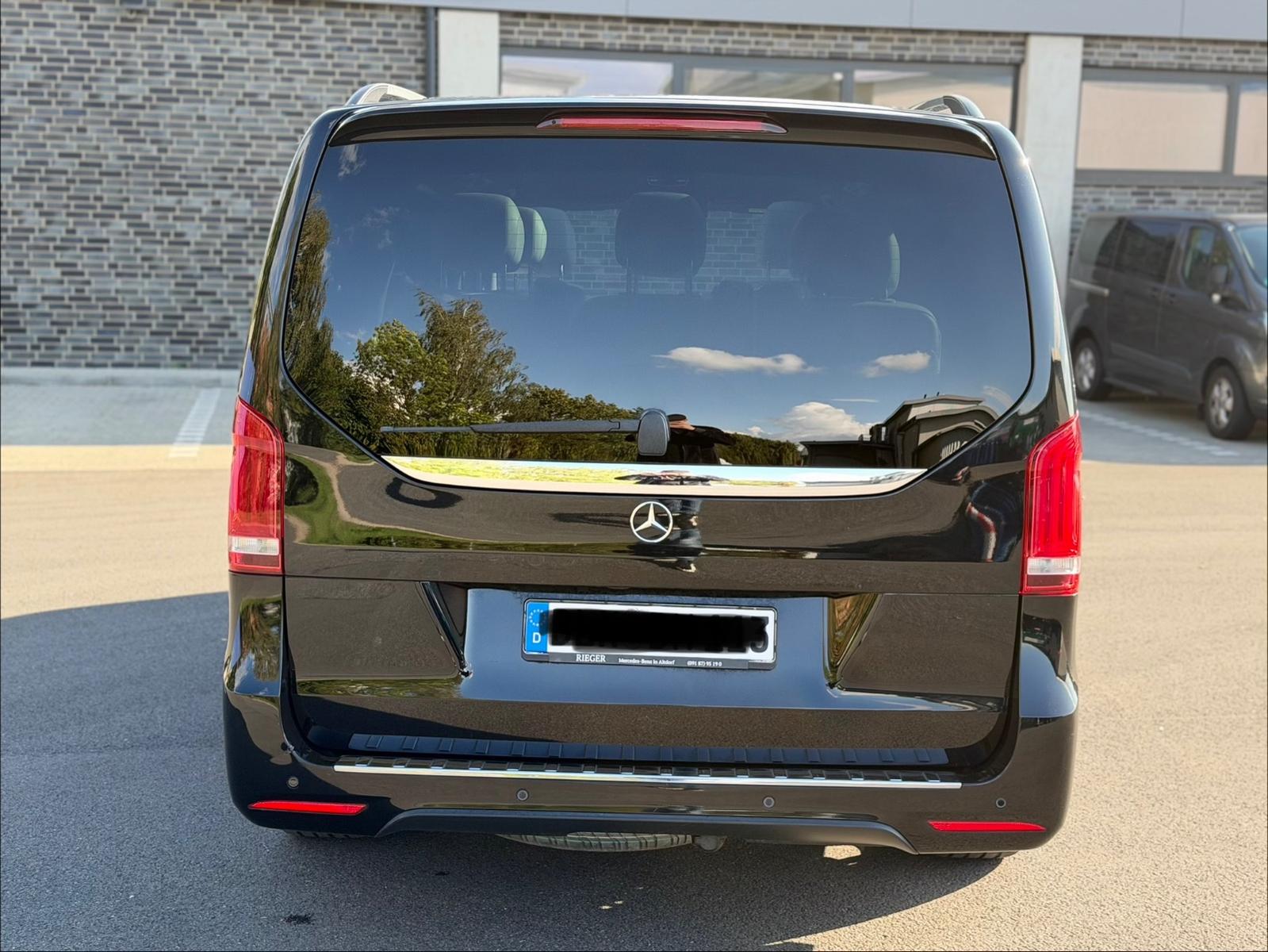 Mercedes-Benz V 250 Lang AMG 8 Sitze Pano AHK STHZ ORG km