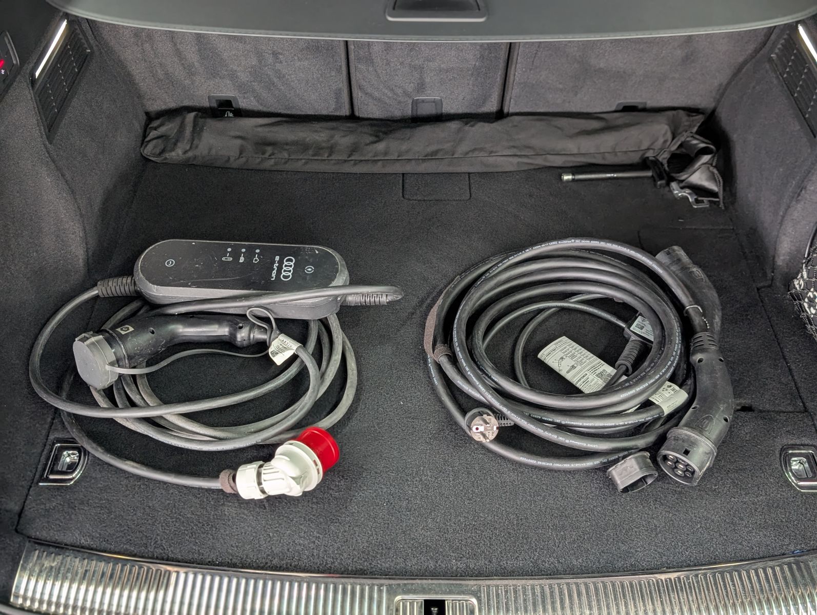 Fahrzeugabbildung Audi Q5 50 TFSIe quattro Sportback AHK MATRIX ACC APP