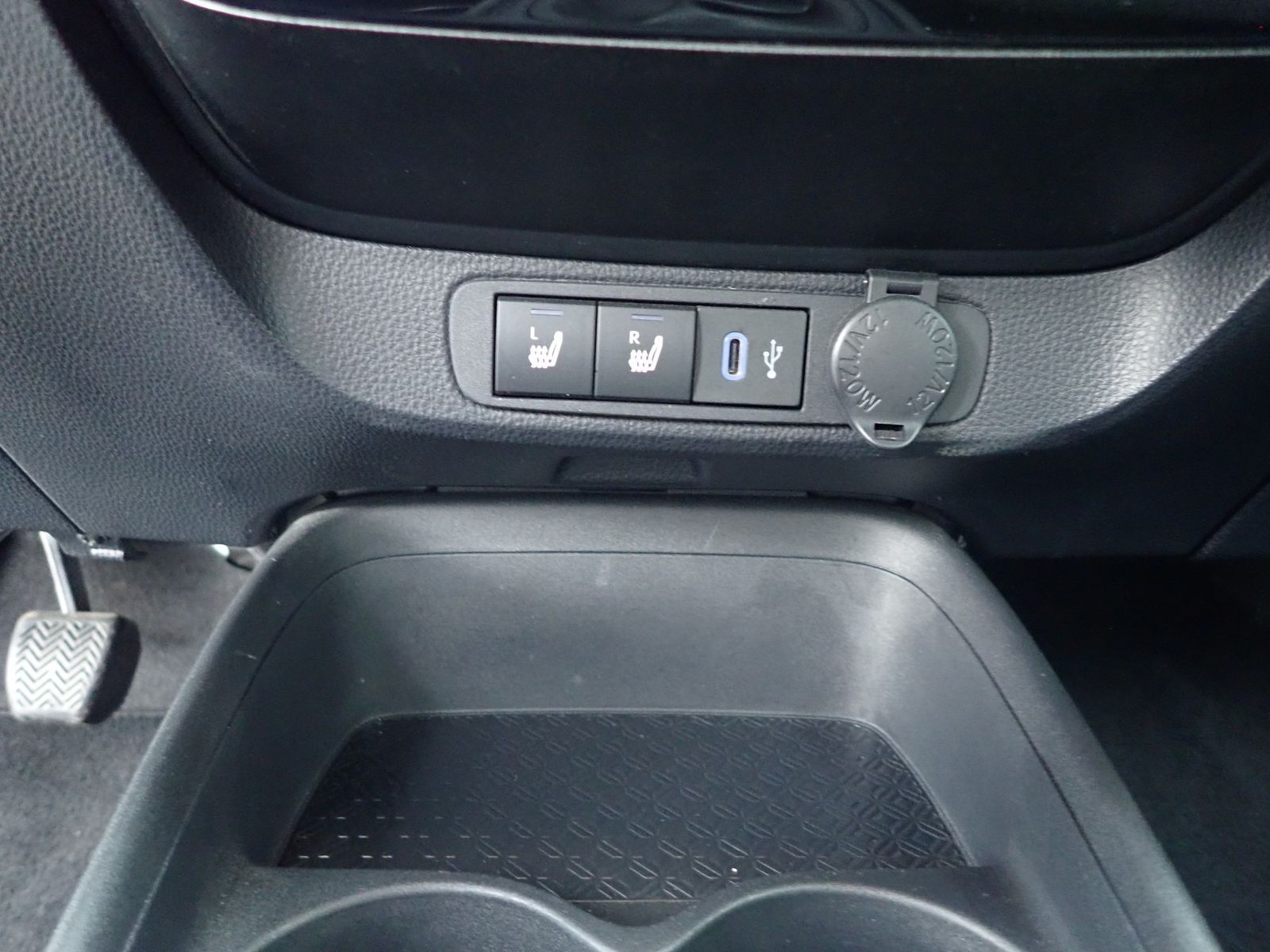 Fahrzeugabbildung Toyota Aygo X Play 1.0 5tg.