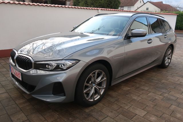 BMW 320d xDrive Touring*Widescreen*1.Hand*Mwst