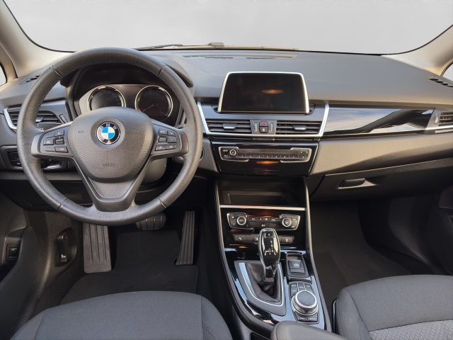 Fahrzeugabbildung BMW 218i Gran Tourer Advantage+LED+Kamera+Navi+DAB