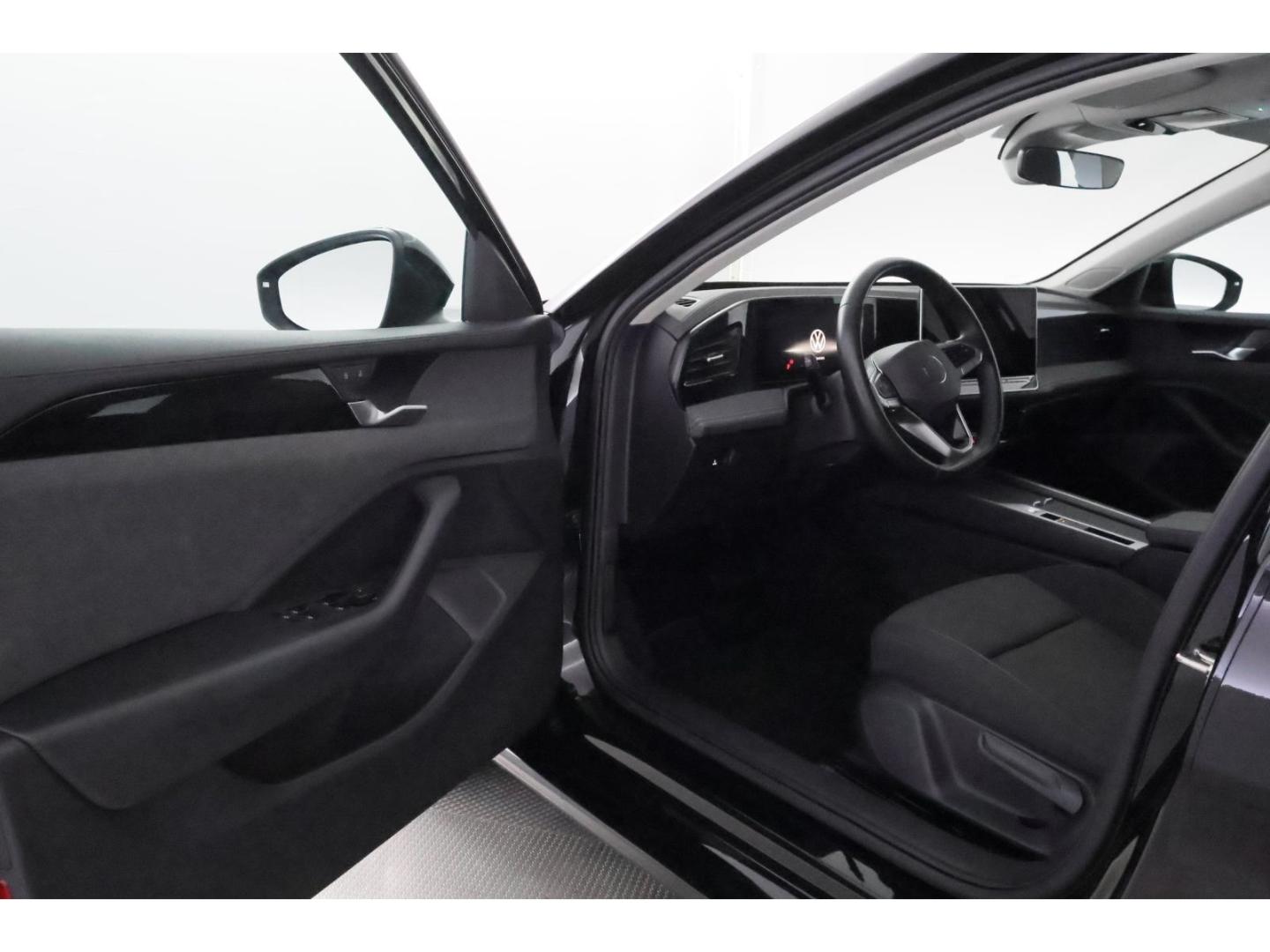 Volkswagen Passat 1.5eTSI DSG+LED+NAVI+TEMPO+PDC, миниатюра 13