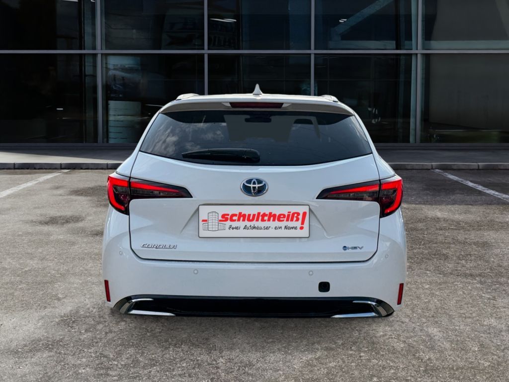 Fahrzeugabbildung Toyota Corolla 1.8 Hybrid Touring Sports Teamplayer