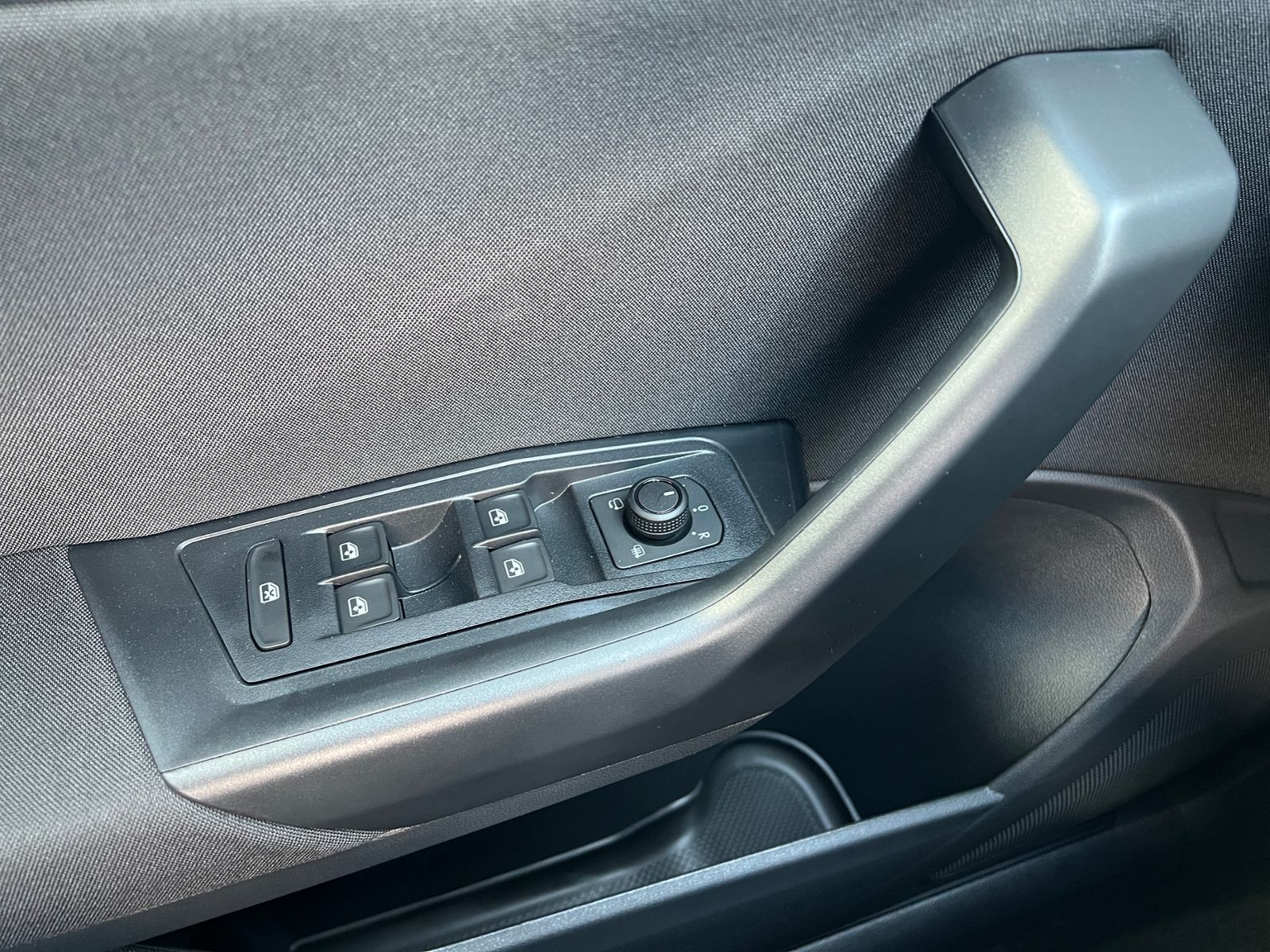 Fahrzeugabbildung Volkswagen T-Roc Life 1.0 TSI *LED, ACC, Kamera, 17''-LM*