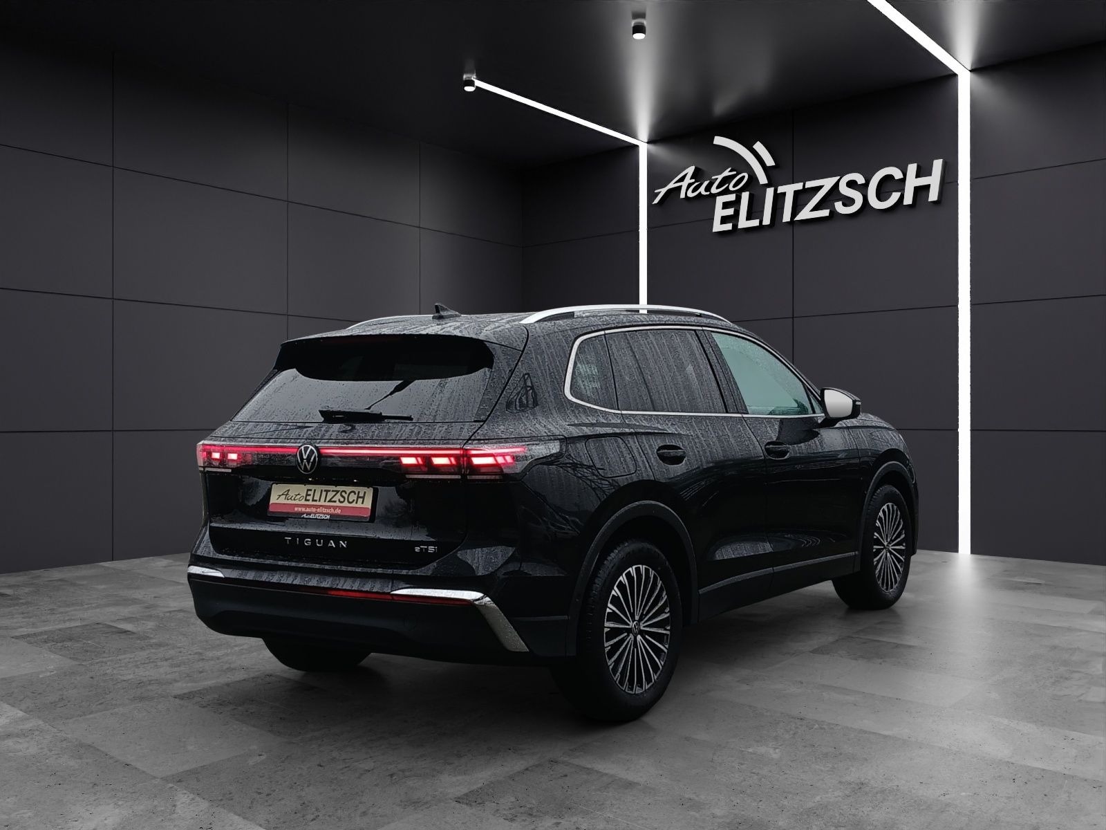 Fahrzeugabbildung Volkswagen Tiguan eTSI Elegance DSG Matrix AHK Navi AID ACC