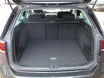 Volkswagen Passat Variant - 12
