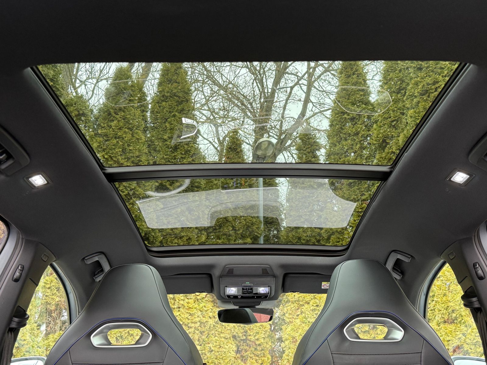 Fahrzeugabbildung Volkswagen Tiguan 2.0TSI DSG 4M R-Line MATRIX+PANO+AHK+360°