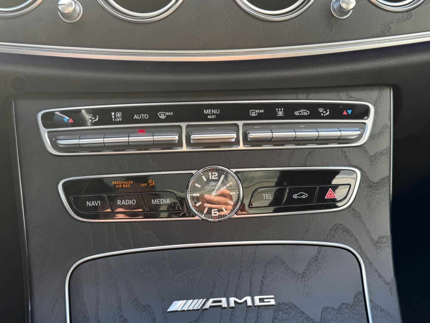 MERCEDES-BENZ E 63 AMG 4Matic EU6d-T HUD Luftfederung AD Nivea - Image 26