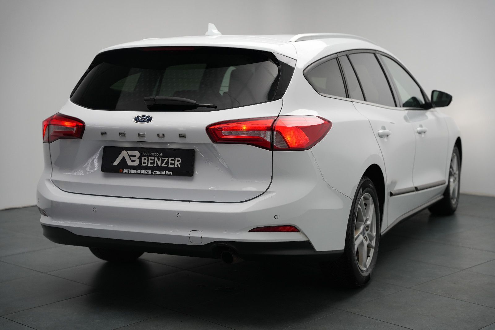 Fahrzeugabbildung Ford Focus Turnier Cool & Connect *Navi*SHZ*Klima*PDC