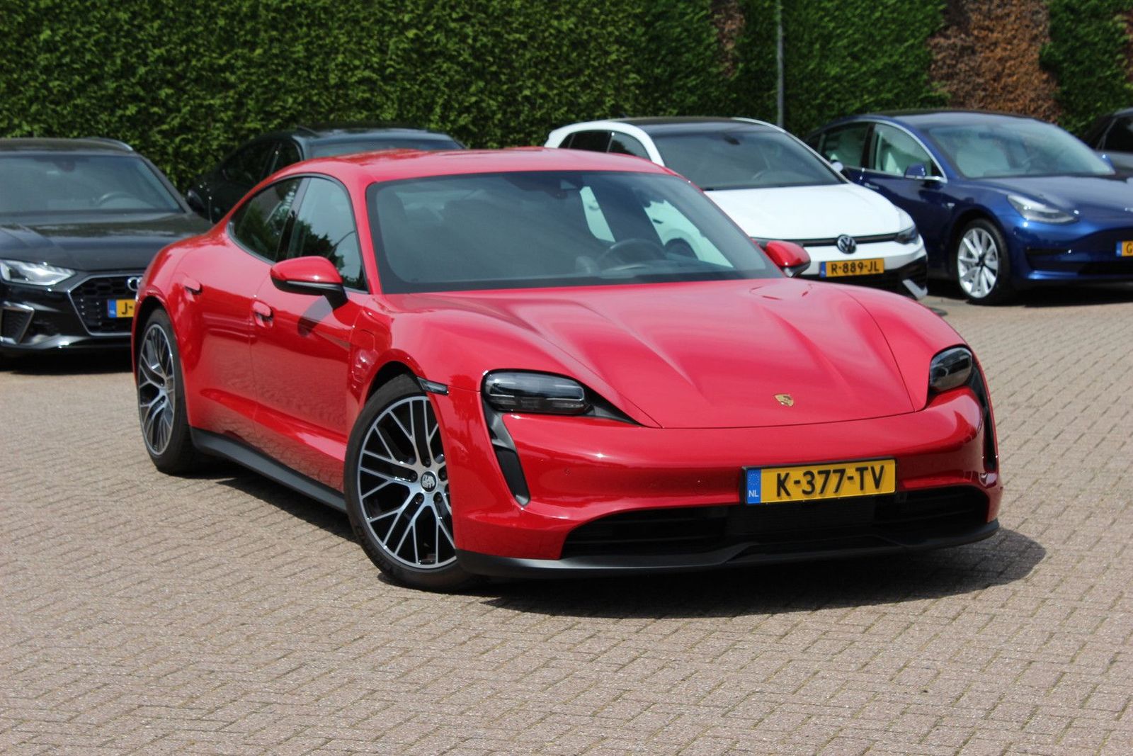 Porsche Taycan 79 kWh / SOH 92,4 % / 1e Eign. / Camera /