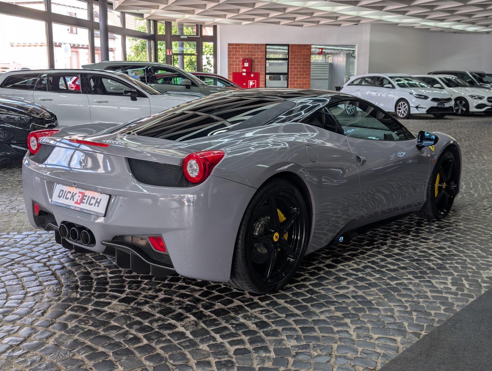Fahrzeugabbildung Ferrari 458 Italia Racing Seats Carbon CRPK F1 CAM 20"