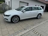 Volkswagen Passat Variant 2.0 TSI OPF DSG 4MOTION Elega... - VW Passat Variant von privat