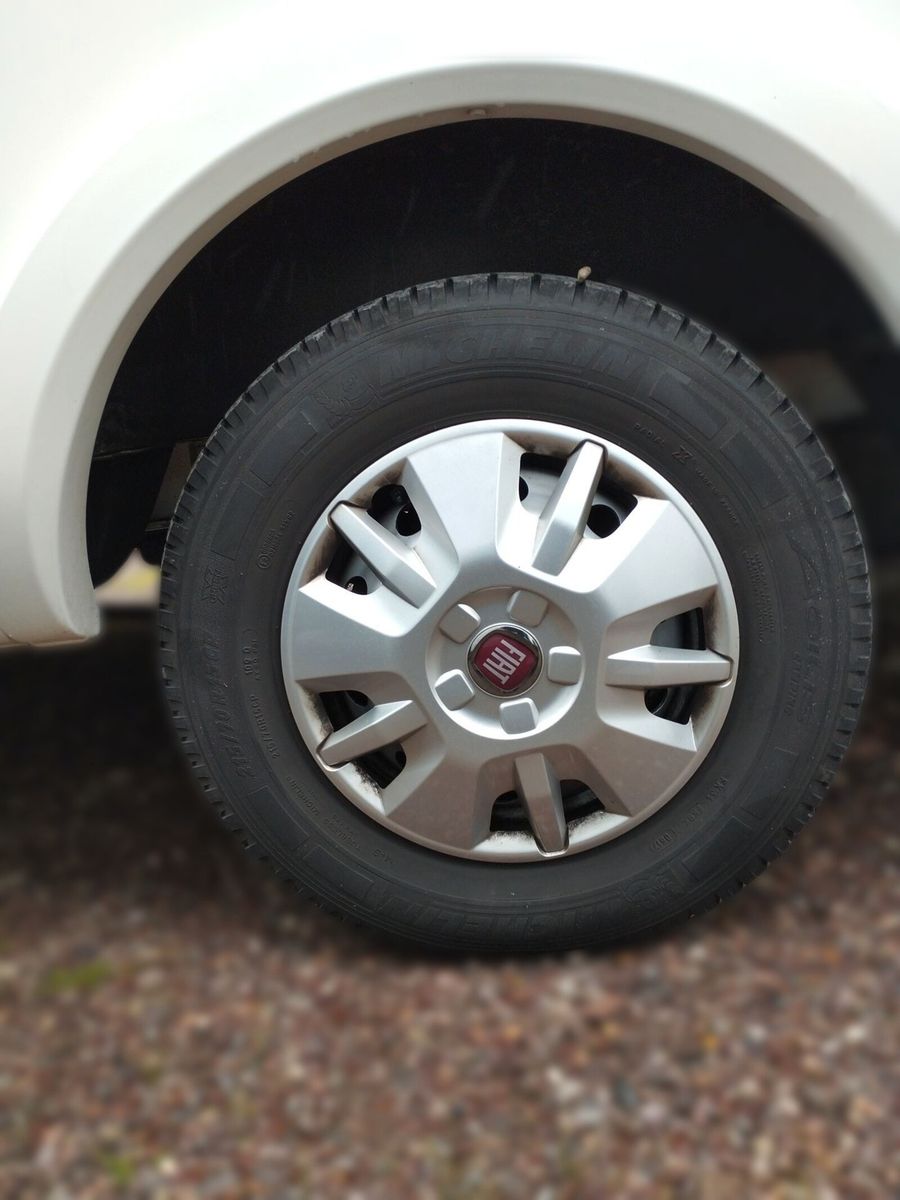 Fahrzeugabbildung Forster T 699 EB Dachklima, Solar, Zusatzschlösser