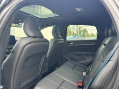 Fahrzeugabbildung Arkana Esprit Alpine Mild Hybrid 140 EDC Schiebe