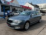 Skoda Superb 1.8 TSI DSG Elegance Combi Elegance - Skoda Superb aus 2011: Kombi