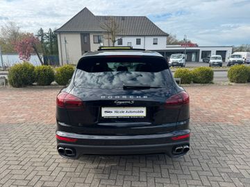 Porsche Cayenne - 4
