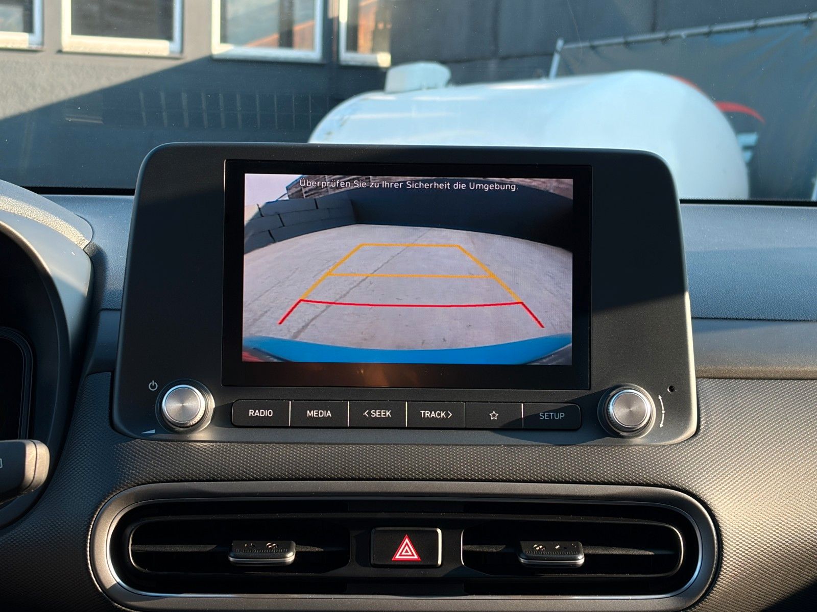 Fahrzeugabbildung Hyundai KONA E Select ACC Cam PDC LFA LKA LHZ SHZ