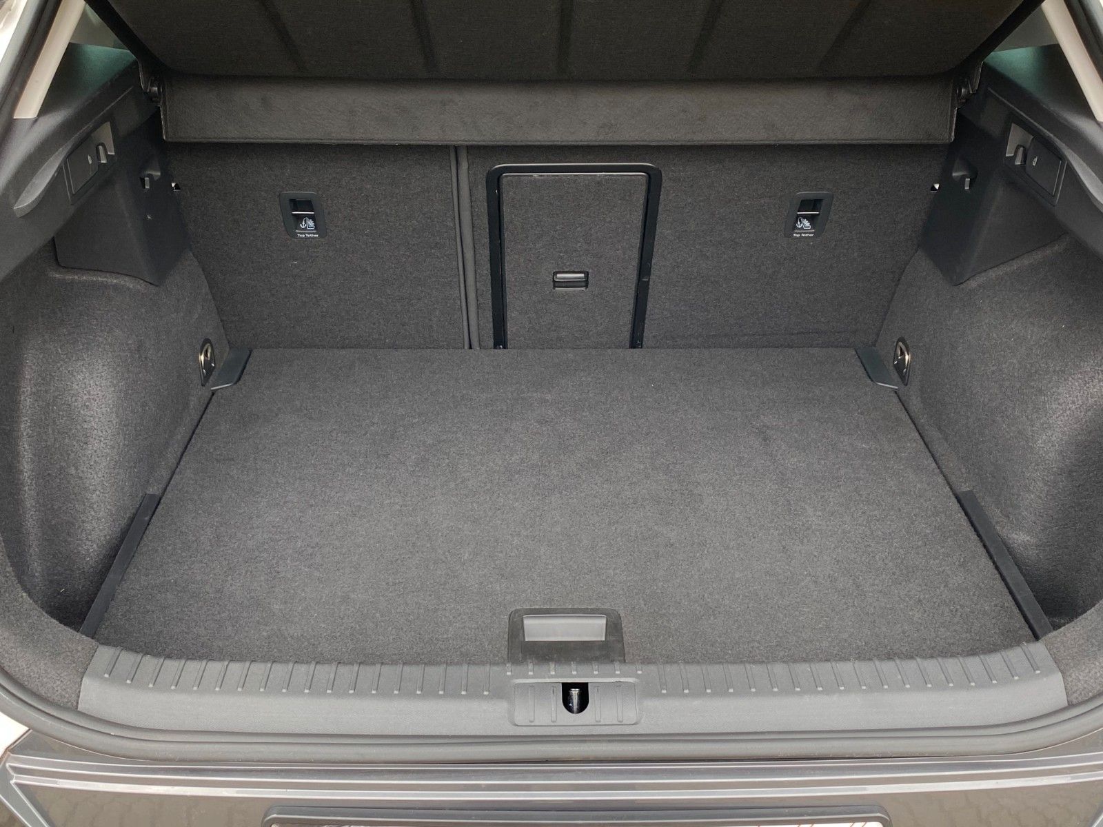Fahrzeugabbildung CUPRA Formentor 1.5 TSI *Navi *AHZV-Vorb. *Parklenka.