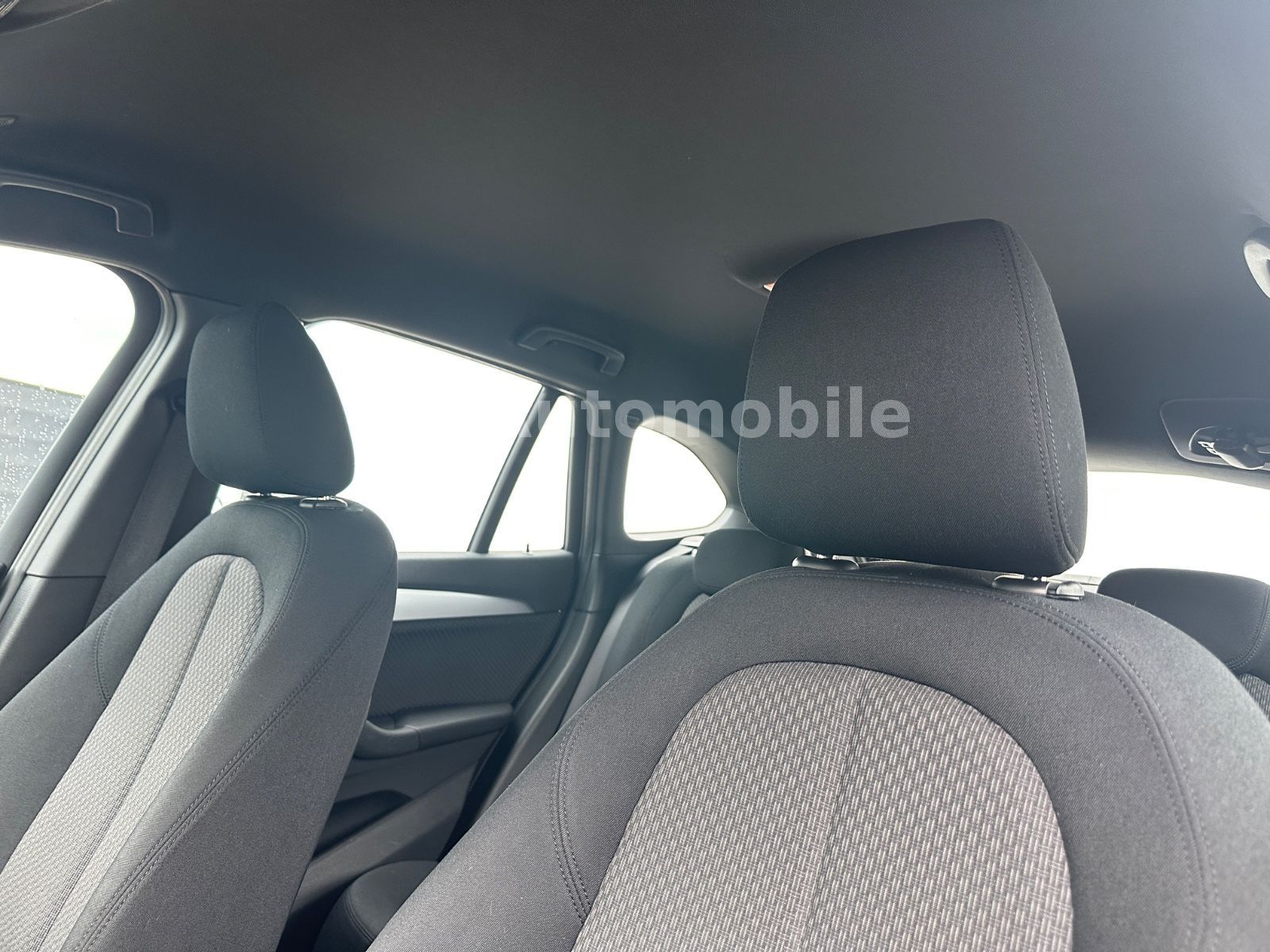 Fahrzeugabbildung BMW X1 sDrive 18d Automatik/Navi Plus/Head-Up/PDC