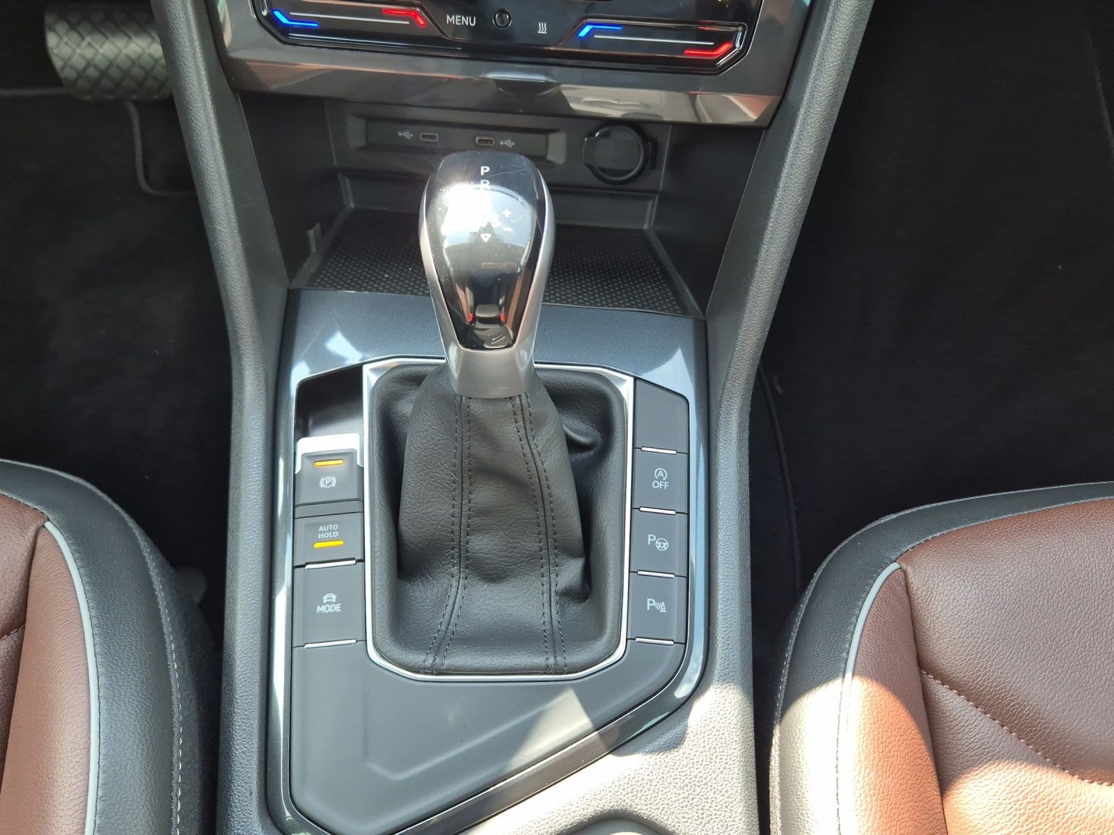 Fahrzeugabbildung Volkswagen Tiguan Elegance TSI DSG MATRIX NAVI RFK