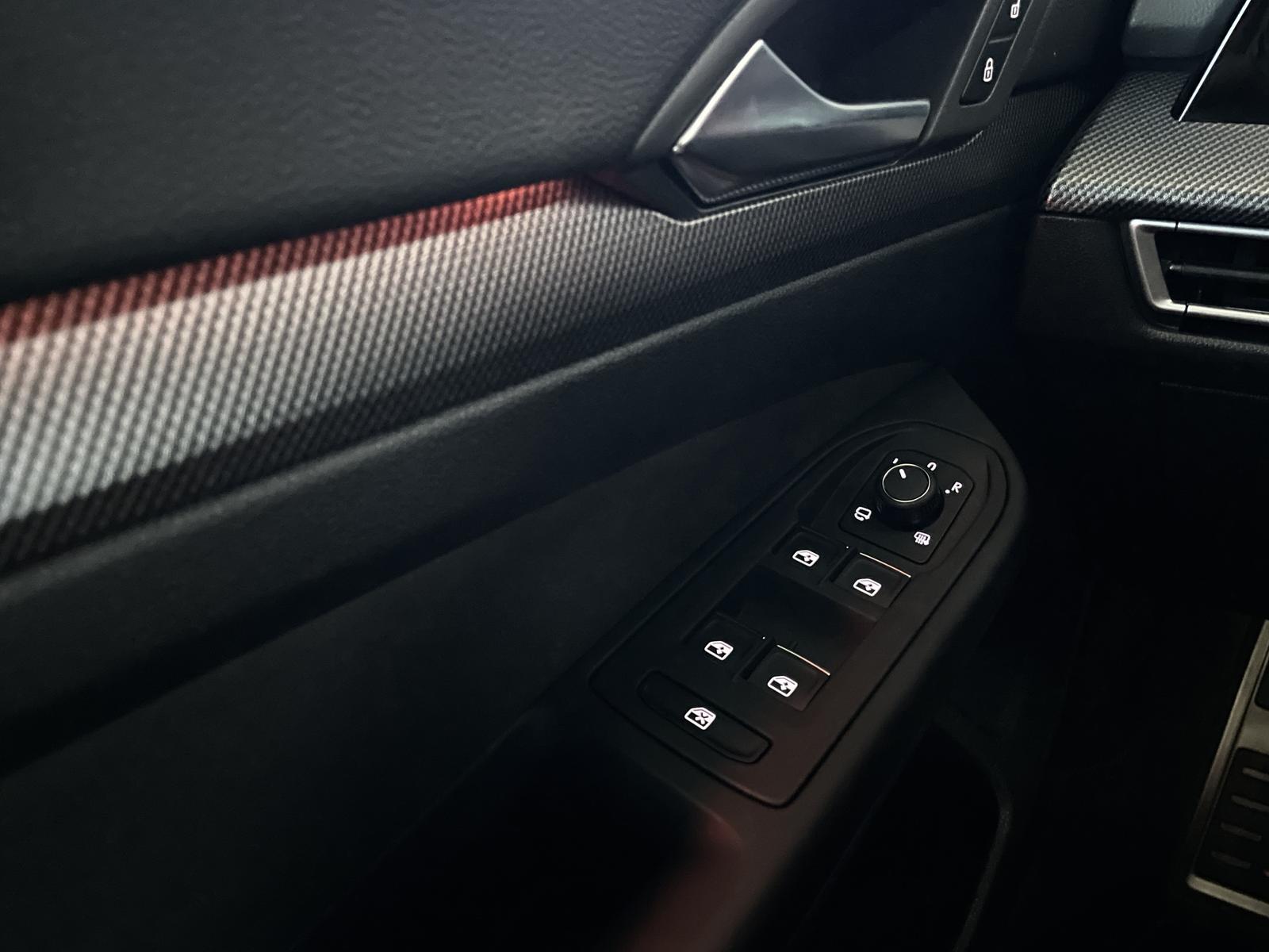 Volkswagen Golf VIII*1.5 eTSI/110KW*R-LINE*ACC*R.KAM*LED*1H, миниатюра 26