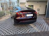Tesla Model Y Long Range 2024 Modell AWD Rot - rote Tesla Model Y