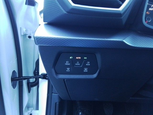 Fahrzeugabbildung SEAT Leon Style Kamera Winter-Paket