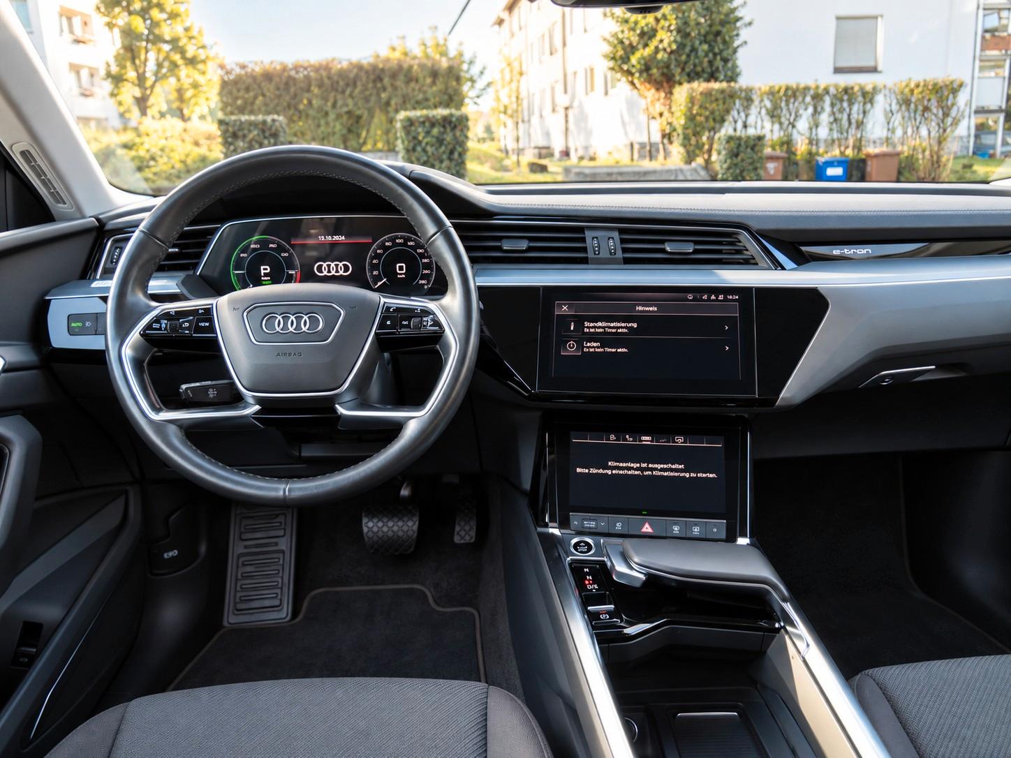 AUDI E-TRON - SPORTBACK 50 - 313 CV - BVA - ATTELAGE - ENTRETIEN AUDI
