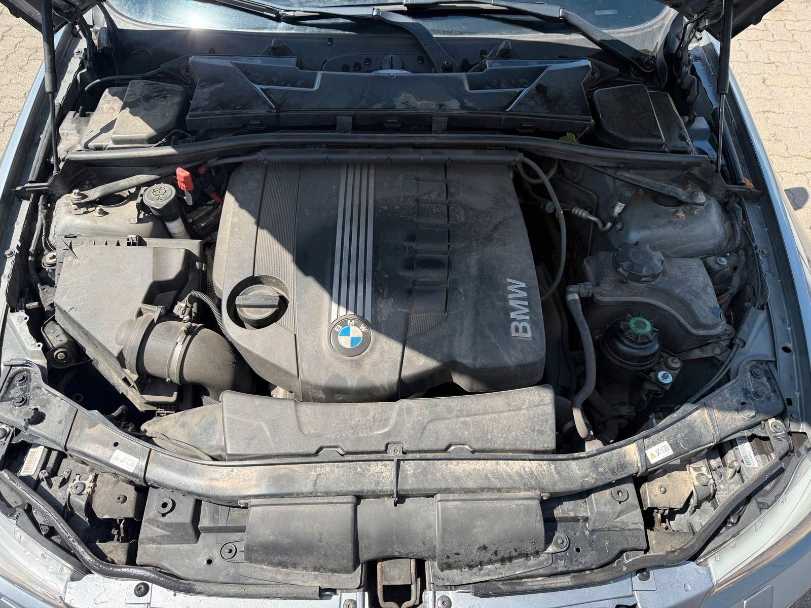 BMW 330 2011 — interior