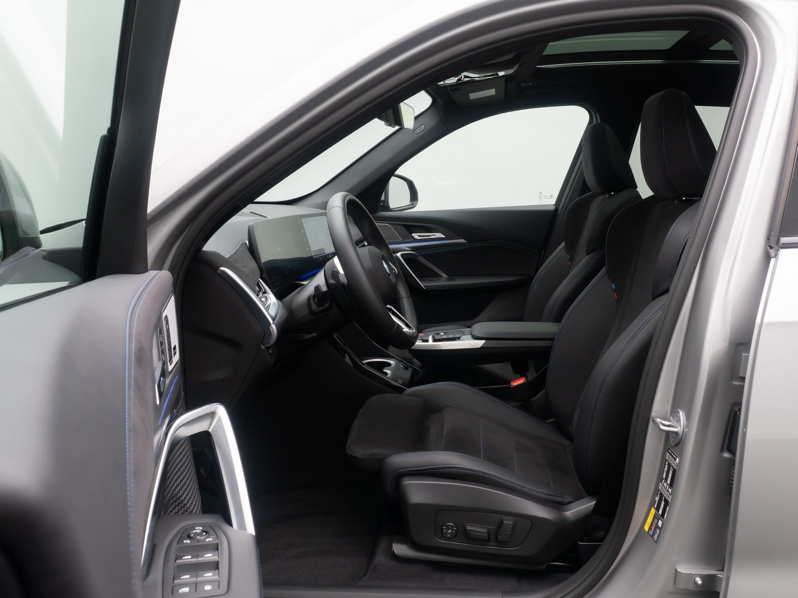 Fahrzeugabbildung BMW X1 xD25e M Sport DAB Kamera H/K Panorama 18Zoll